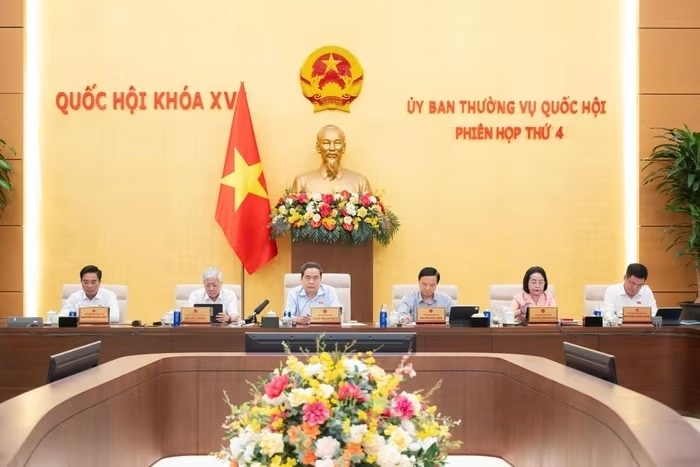 Quang cảnh phiên họp.