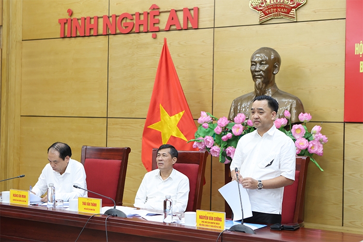 Ông Nguyễn Văn Cường, Phó Chủ tịch chuyên trách, Trưởng đoàn giám sát phát biểu chỉ đạo tại hội nghị.