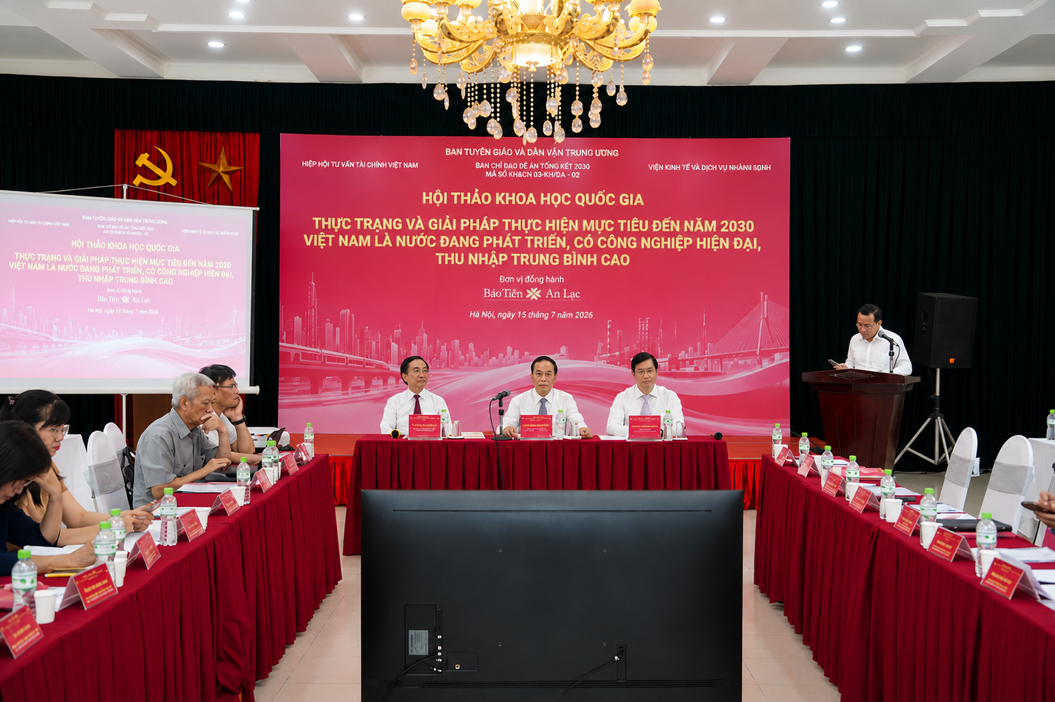 Khơi thông hơn 6 triệu tỷ đồng nguồn lực để tạo bứt phá tăng trưởng Khơi thông hơn 6 triệu tỷ đồng nguồn lực để tạo bứt phá tăng trưởng