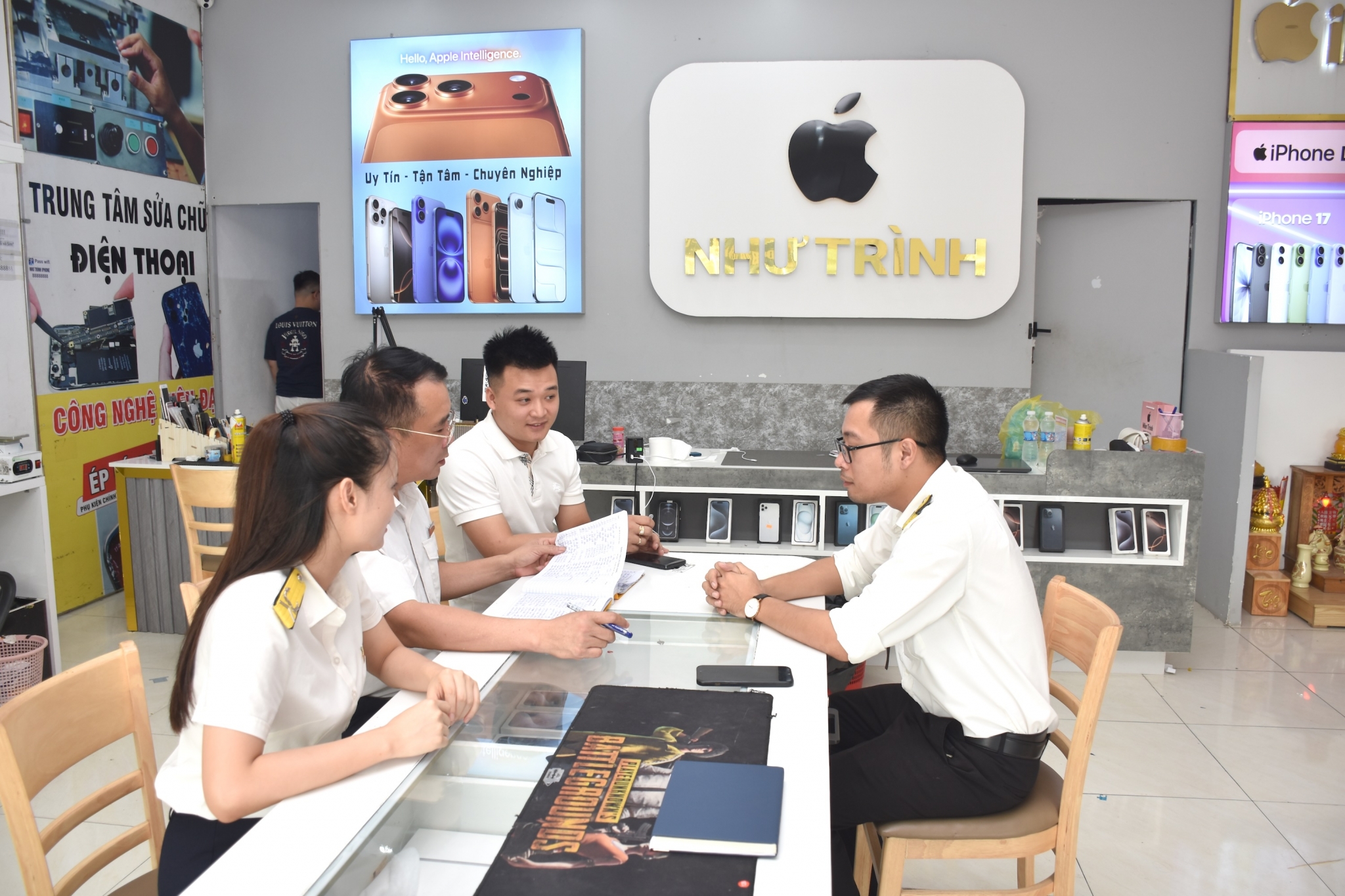 Thuế cơ sở 8 tỉnh Nghệ An: thu ngân sách đạt 1.500 tỷ đồng và cách khơi thông nguồn lực từ những sạp hàng nhỏ