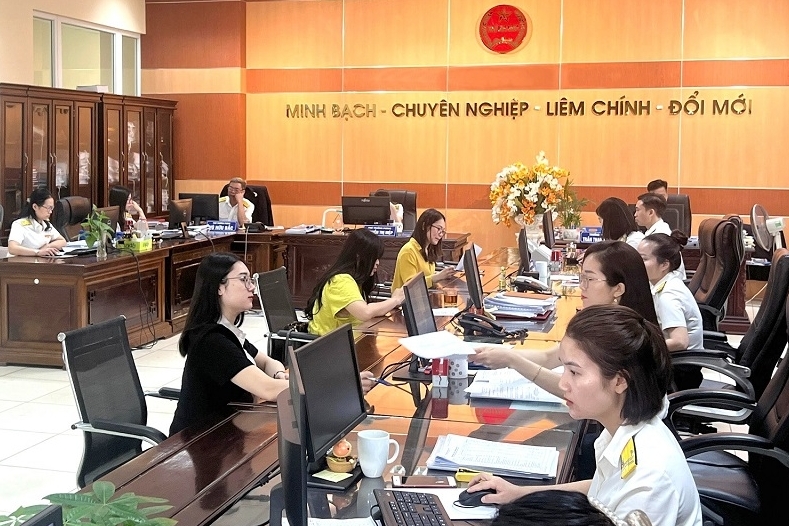 Bài 1: Doanh thu lớn nhưng báo lỗ - Dấu hiệu nào cần được soi chiếu?