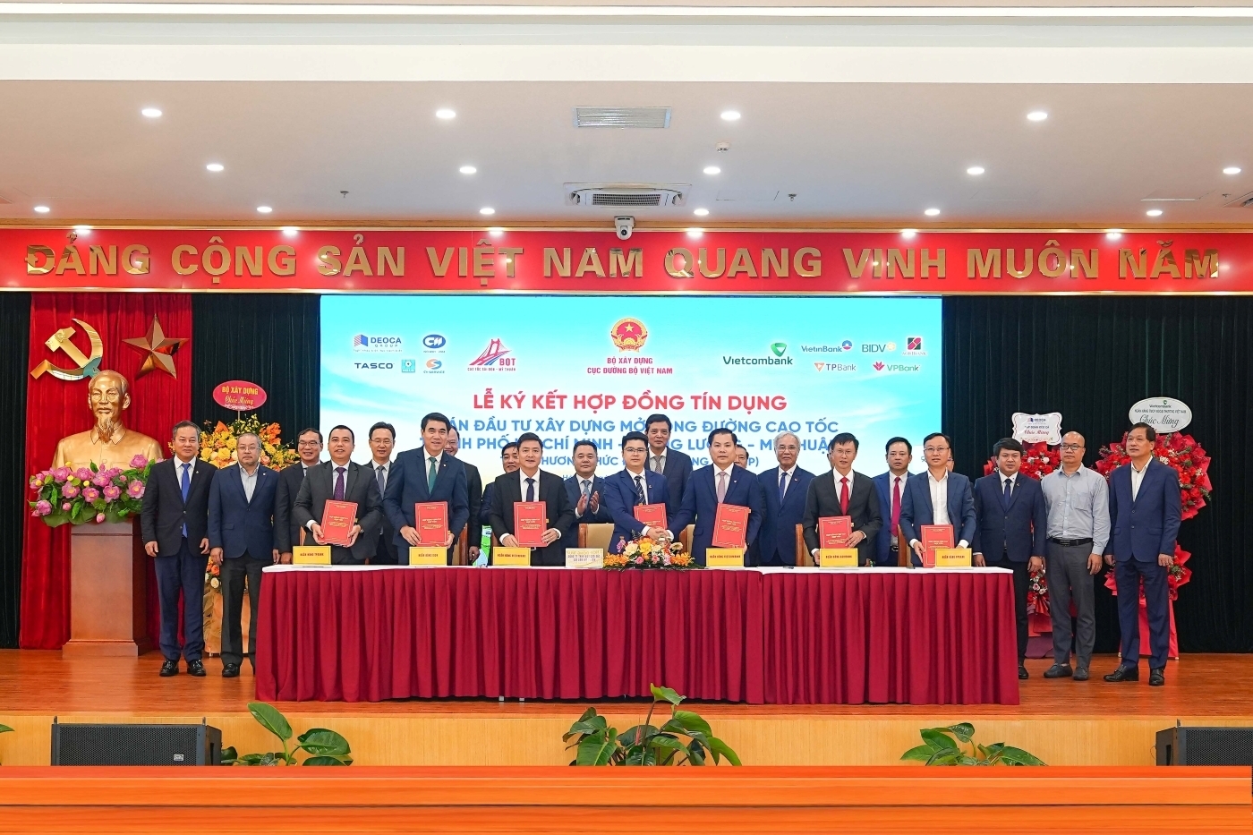Vietcombank thu xếp hơn 27.000 tỷ đồng cho cao tốc TP. Hồ Chí Minh - Trung Lương - Mỹ Thuận