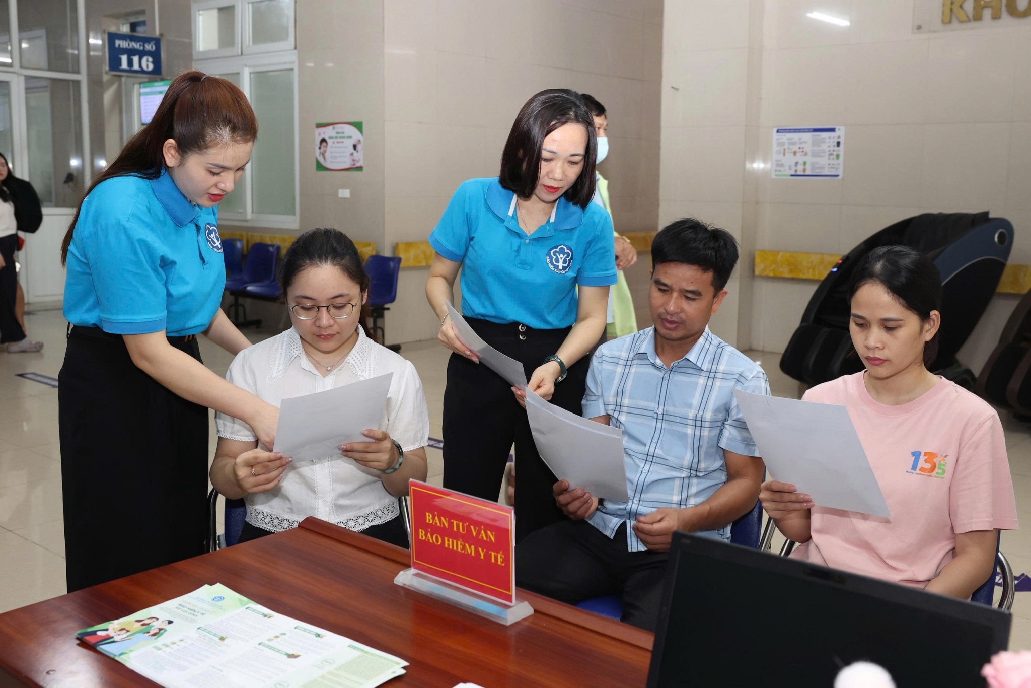 Ninh Bình nỗ lực mở rộng bao phủ bảo hiểm y tế vì sức khỏe người dân