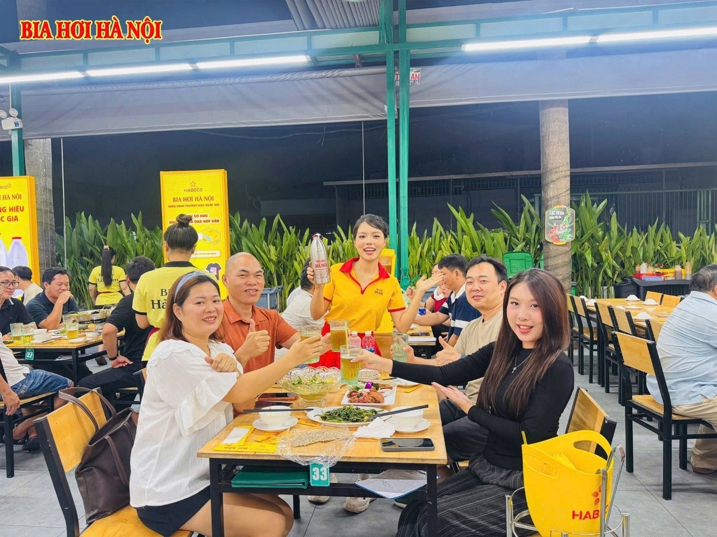 Bia Hơi Hà Nội lan tỏa hương vị Thủ đô, khuấy động mùa hè tại TP. Hồ Chí Minh Bia Hơi Hà Nội lan tỏa hương vị Thủ đô, khuấy động mùa hè tại TP. Hồ Chí Minh