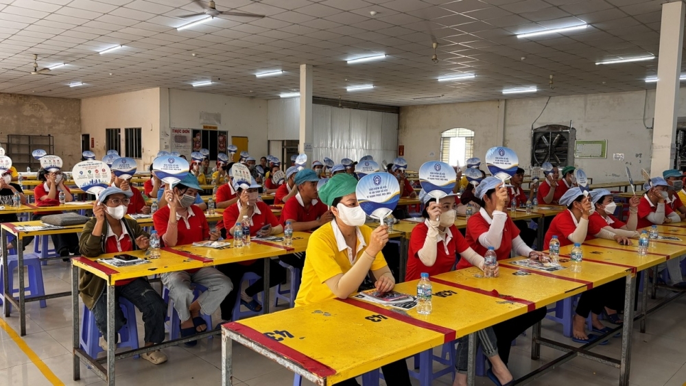 Bảo hiểm xã hội TP. Cần Thơ đối thoại, giải đáp chính sách tại Công ty TNHH Kwong Lung – Meko