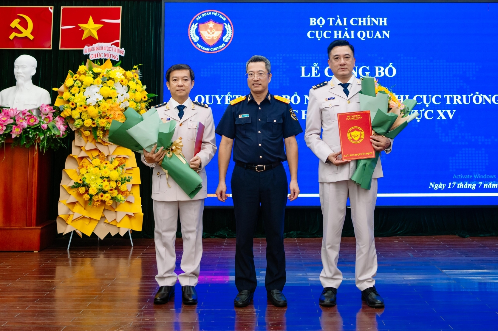 Công bố quyết định bổ nhiệm hai Phó Chi cục trưởng Chi cục Hải quan khu vực XV