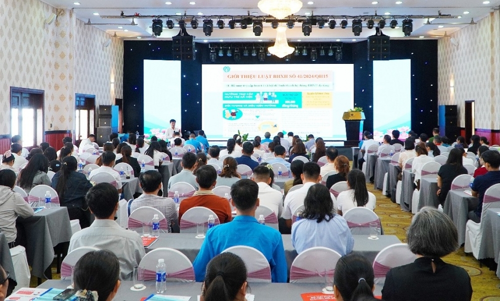 Tuyên truyền, gỡ vướng chính sách bảo hiểm xã hội, bảo hiểm y tế cho 200 doanh nghiệp