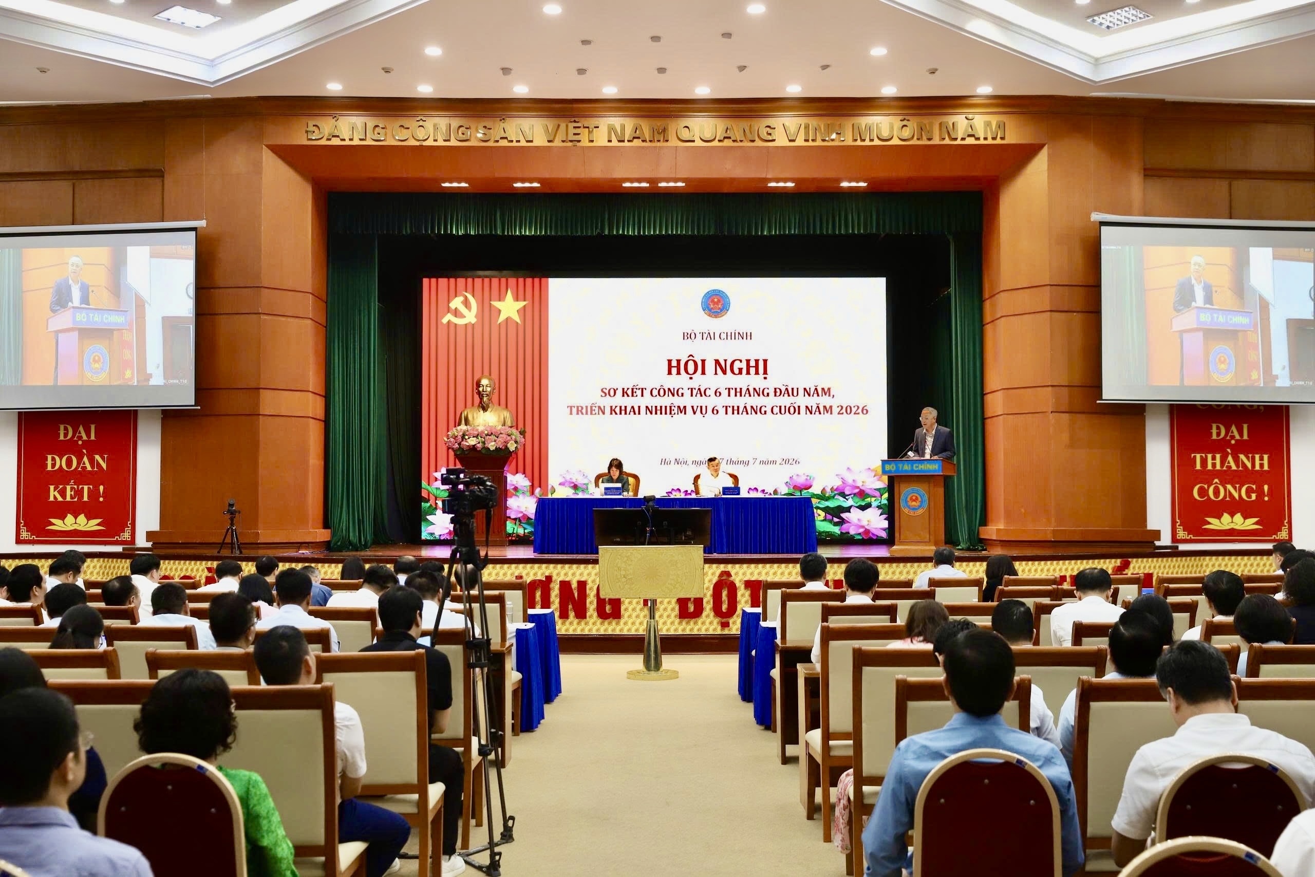 Thu ngân sách 6 tháng đạt gần 1,4 triệu tỷ đồng: Ngành Thuế bứt phá nhờ tư duy quản trị nguồn thu