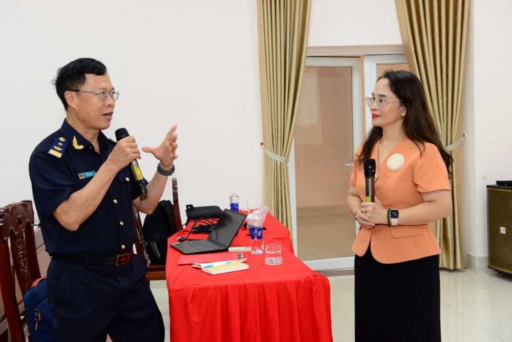 Hải quan khu vực XVII bồi dưỡng kỹ năng báo chí truyền thông cho công chức
