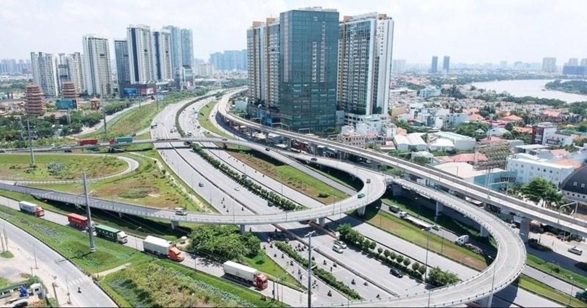 Dư địa tăng trưởng lớn ở công nghiệp chế biến, chế tạo và các địa phương động lực