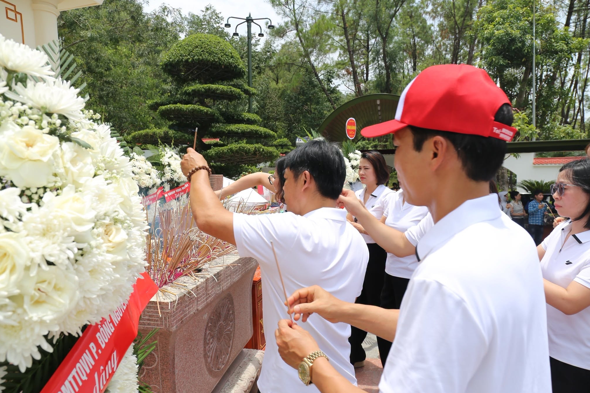 Thuế tỉnh Ninh Bình nối dài hành trình tri ân từ Ngã ba Đồng Lộc