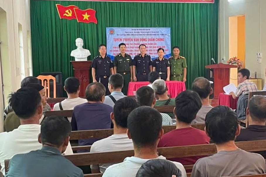 Hải quan cửa khẩu quốc tế Thanh Thủy tuyên truyền về phòng, chống buôn lậu