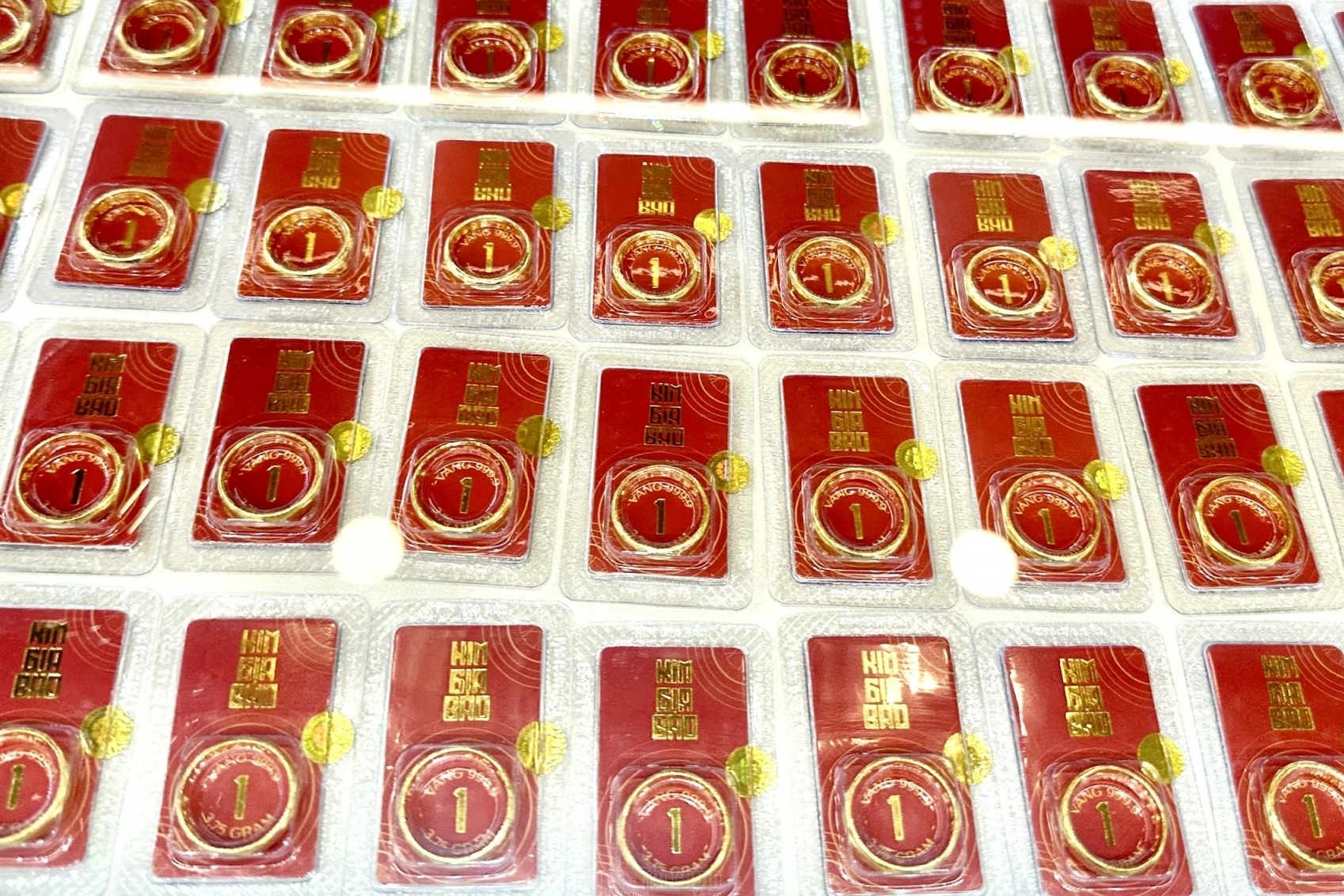 Giá vàng hôm nay 21/7: Vàng SJC giảm còn 146 triệu đồng/lượng