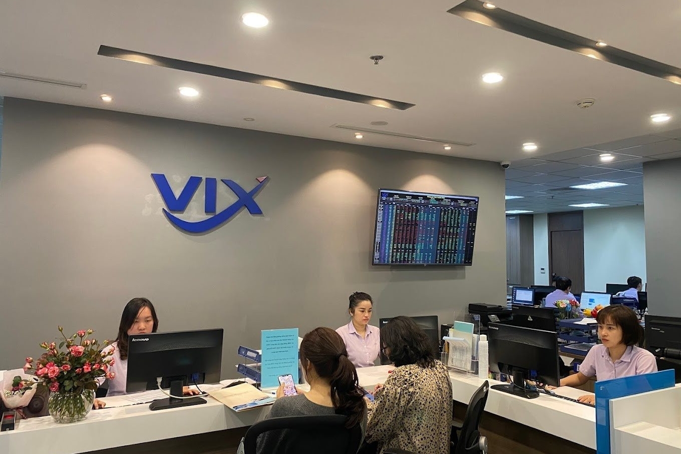 6 tháng, lợi nhuận Chứng khoán VIX giảm 89% dù doanh thu margin tăng mạnh