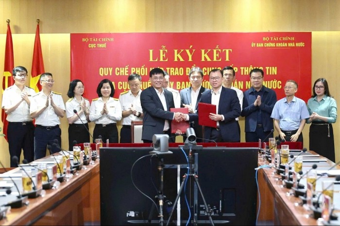 Cục Thuế và Ủy ban Chứng khoán Nhà nước ký Quy chế phối hợp trao đổi thông tin
