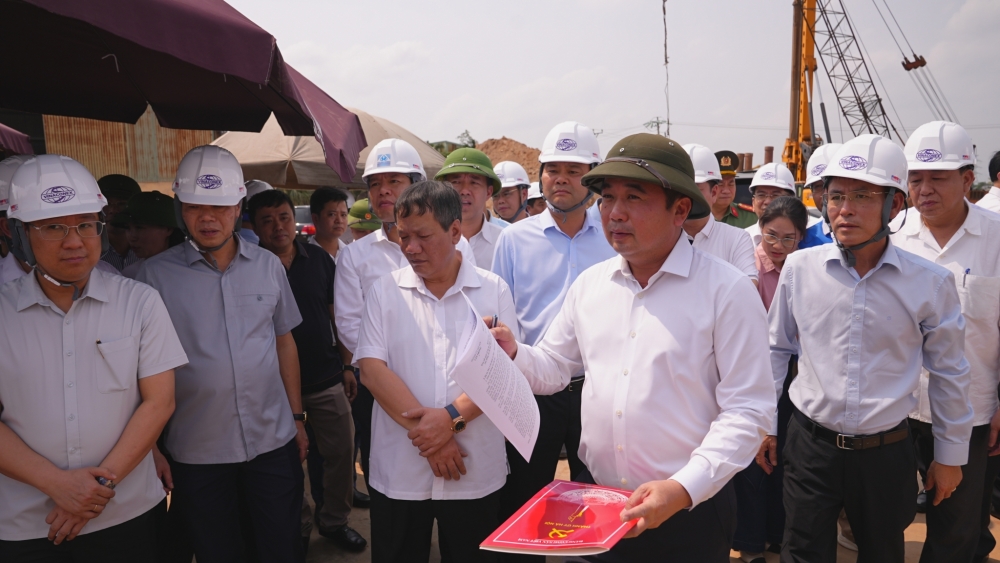 Bí thư Thành ủy Hà Nội thăm và kiểm tra Dự án đường Vành đai 3.5 Bí thư Thành ủy Hà Nội thăm và kiểm tra Dự án đường Vành đai 3.5