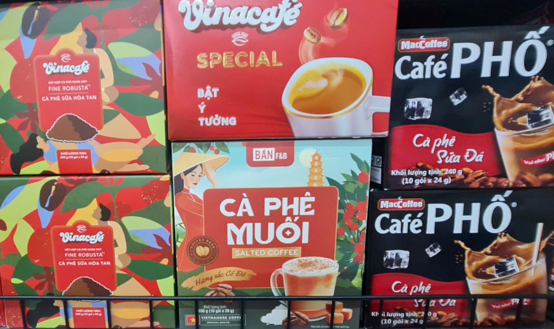Xuất khẩu cà phê chịu áp lực khi giá giảm và cạnh tranh toàn cầu gia tăng