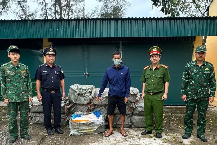 Nhức nhối thực phẩm “bẩn” không rõ nguồn gốc, nhập lậu