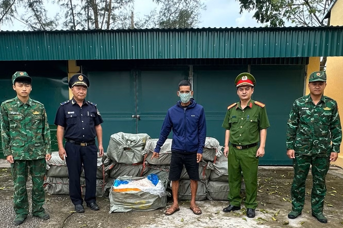 Nhức nhối thực phẩm “bẩn” không rõ nguồn gốc, nhập lậu