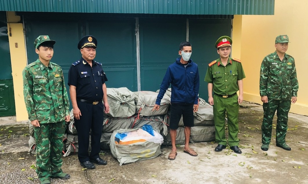 Quảng Ninh: Phát hiện bè mảng vận chuyển trái phép 800 kg nầm lợn đông lạnh