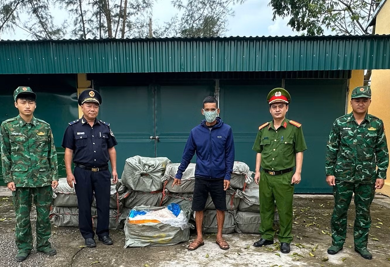 Nhức nhối thực phẩm “bẩn” không rõ nguồn gốc, nhập lậu