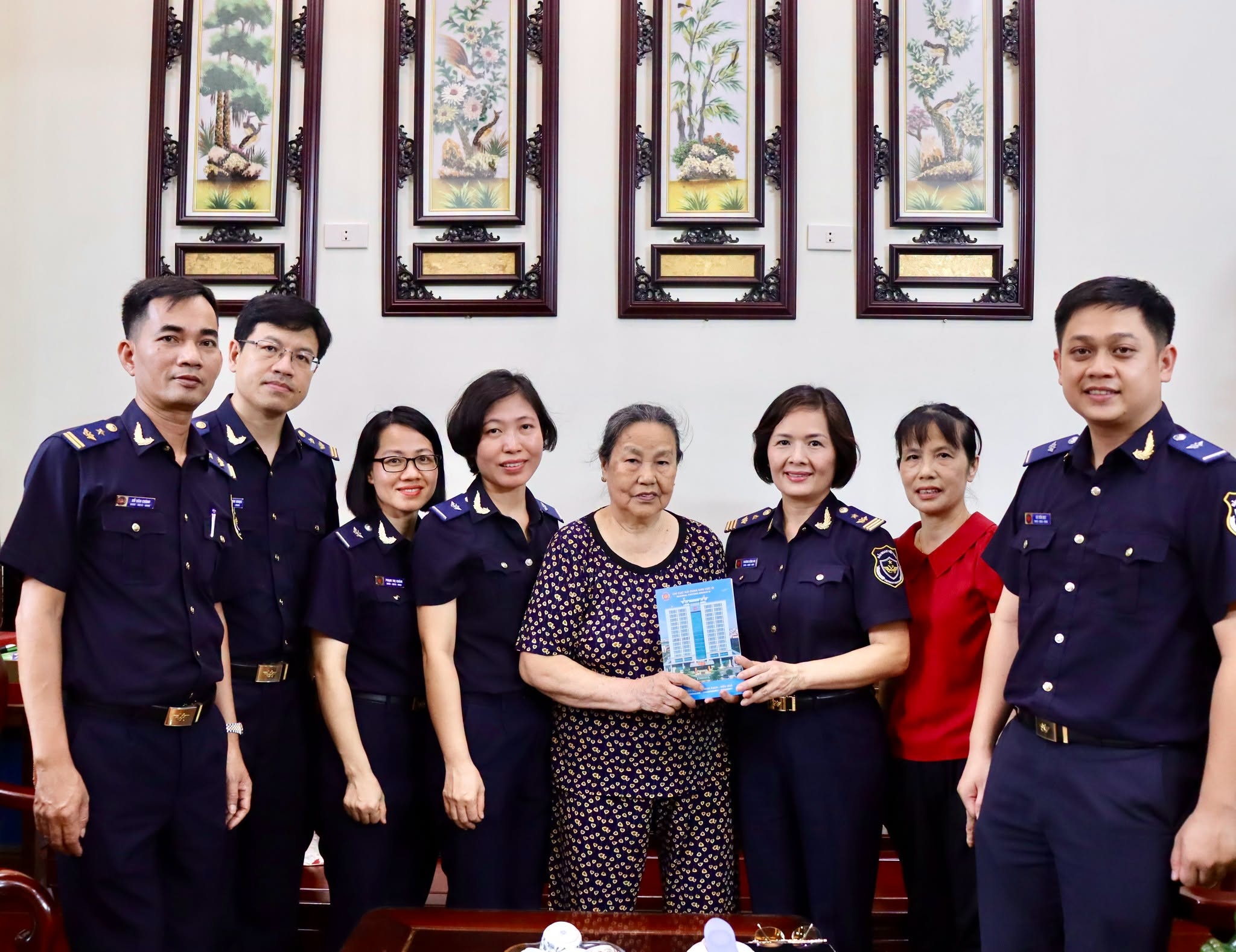 Hải quan khu vực III tri ân người có công với cách mạng
