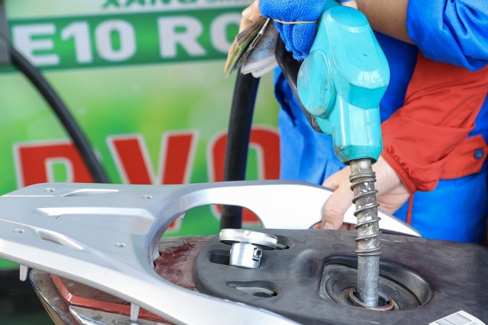 Từ 15h ngày 27/8, giá một số mặt hàng xăng dầu giảm nhẹ