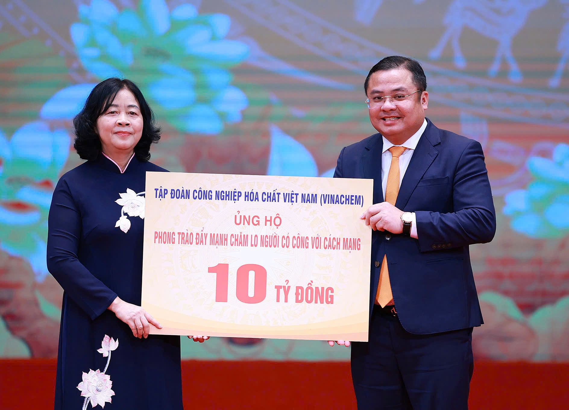 Vinachem tri ân người có công với cách mạng, bồi đắp truyền thống 