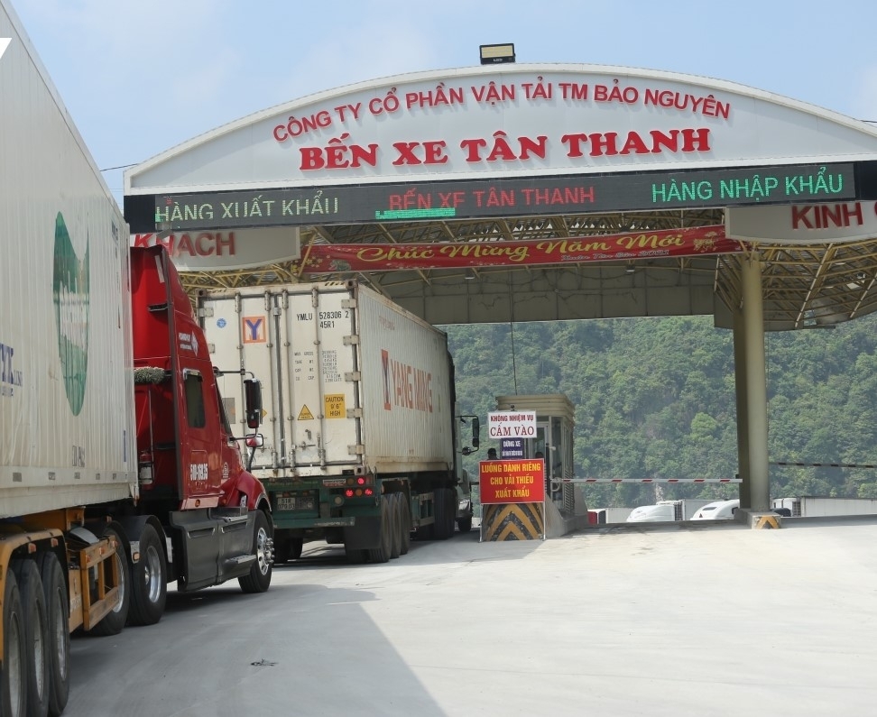 Hoạt động kinh doanh, xuất nhập khẩu tại cửa khẩu Tân Thanh (Lạng Sơn). Ảnh: H.Nụ