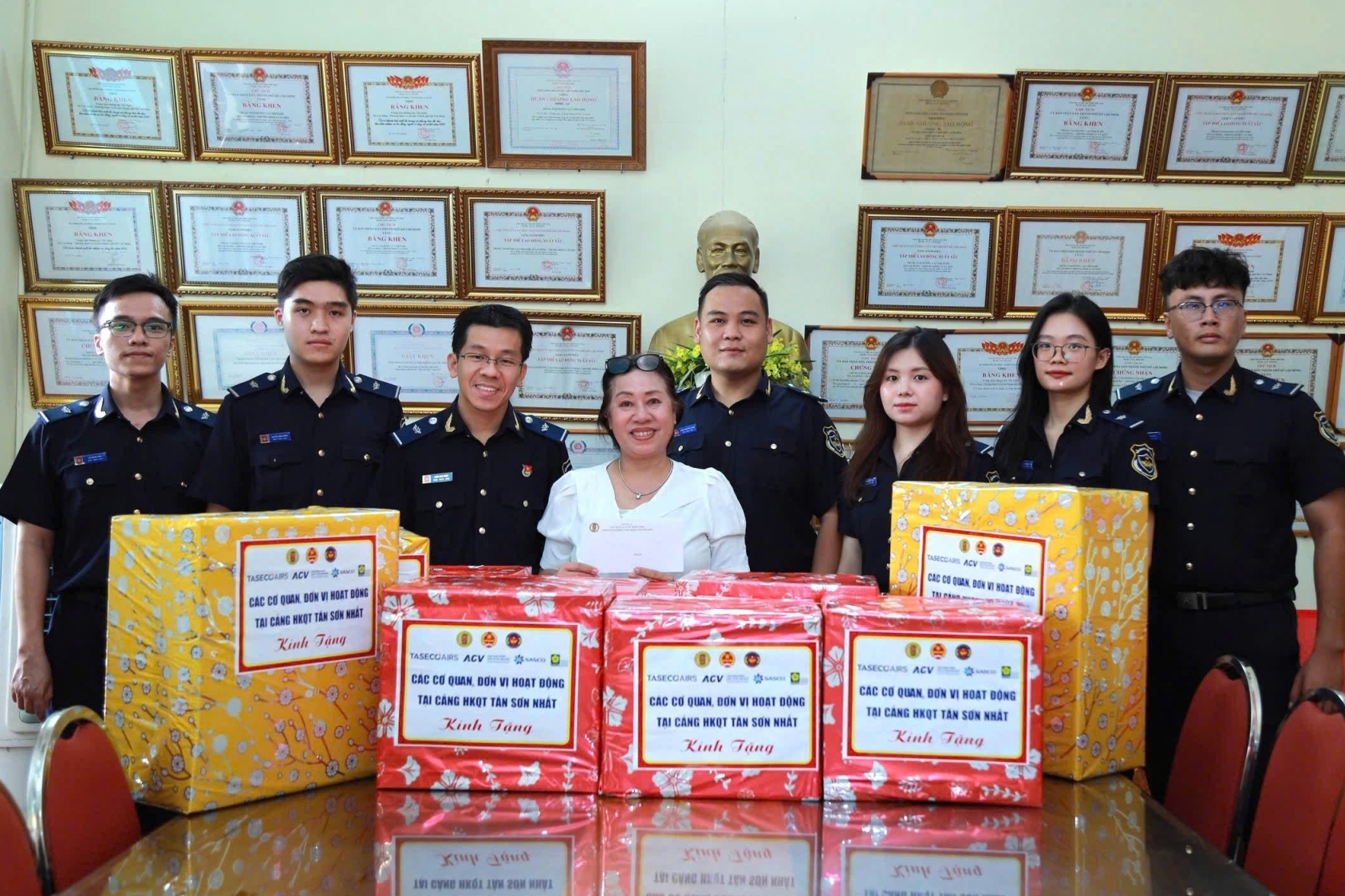 Thanh niên Hải quan khu vực II tham gia chương trình “Uống nước nhớ nguồn - Đền ơn đáp nghĩa”