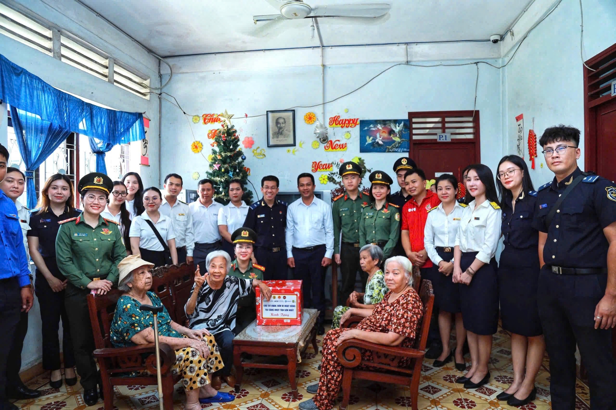 Thanh niên Hải quan khu vực II tham gia chương trình “Uống nước nhớ nguồn - Đền ơn đáp nghĩa”