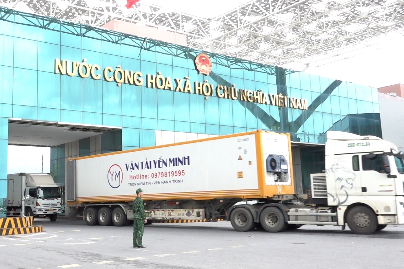 Hải quan khu vực VIII bàn giải pháp thu phí qua cửa khẩu đường bộ
