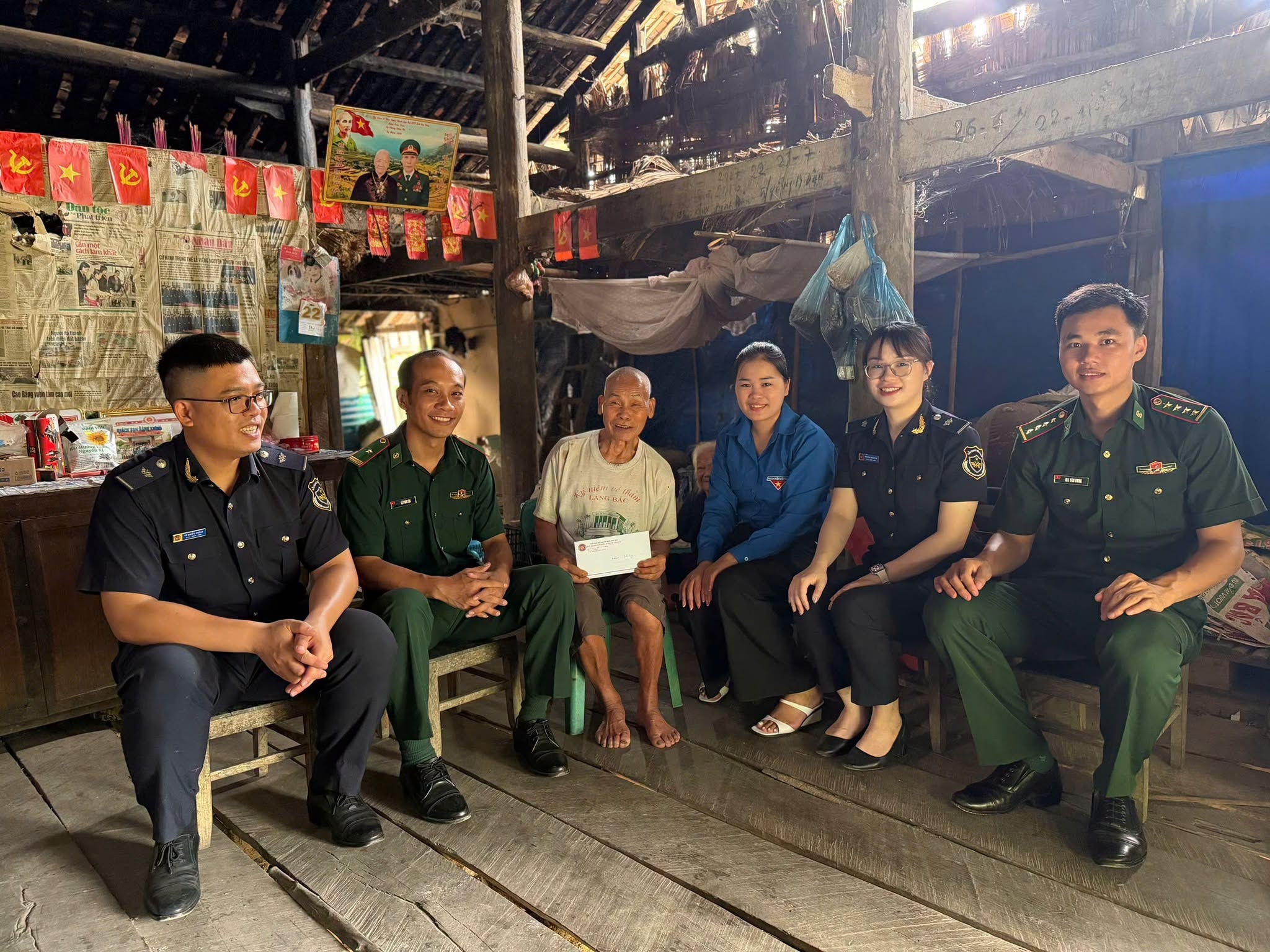 Hải quan Tà Lùng