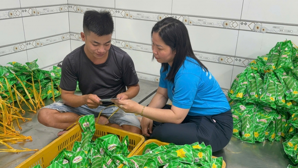 Bảo hiểm xã hội cơ sở Bình Thủy tạo dấu ấn trong phát triển người tham gia bảo hiểm xã hội