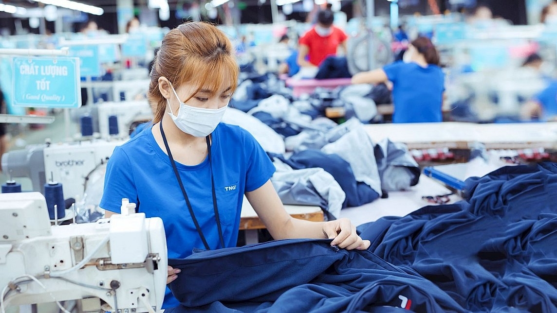 Dệt may và da giày chịu sức ép rõ nhất do thuế cơ sở cao, cạnh tranh giá gay gắt và biên lợi nhuận thấp