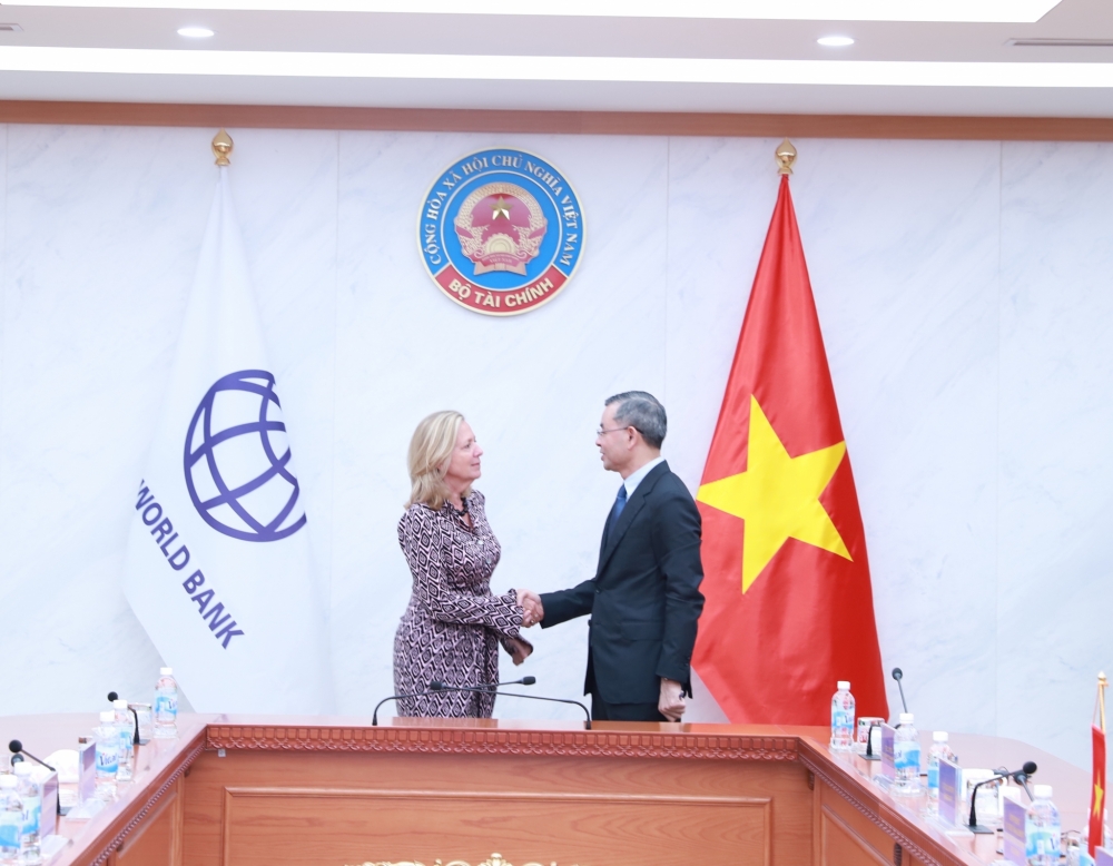 Bộ trưởng Bộ Tài chính Ngô Văn Tuấn làm việc với Giám đốc Ngân hàng Thế giới tại Việt Nam Bộ trưởng Bộ Tài chính Ngô Văn Tuấn làm việc với Giám đốc Ngân hàng Thế giới tại Việt Nam