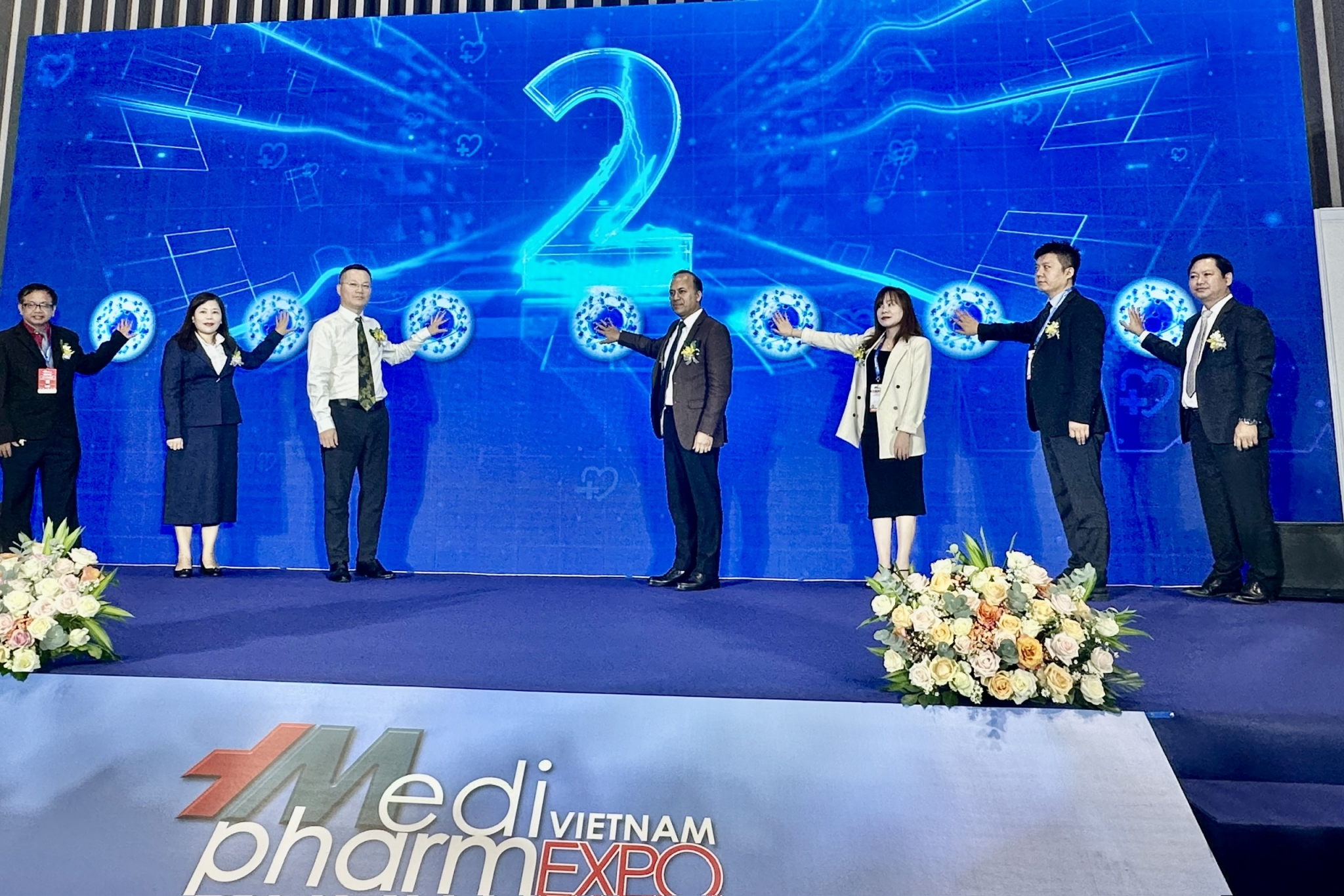 Hàng trăm doanh nghiệp quốc tế tìm cơ hội tại thị trường y dược Việt Nam