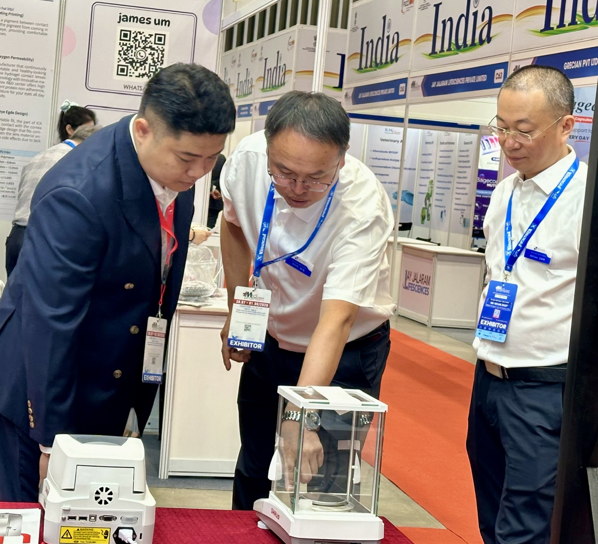 Hàng trăm doanh nghiệp quốc tế tìm cơ hội tại thị trường y dược Việt Nam