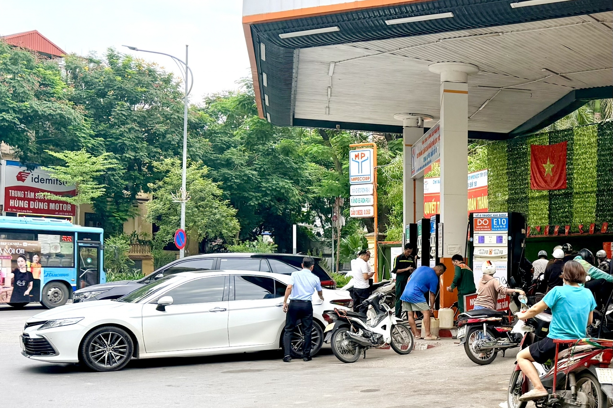 Điều hành linh hoạt giá xăng dầu trước biến động của thị trường thế giới
