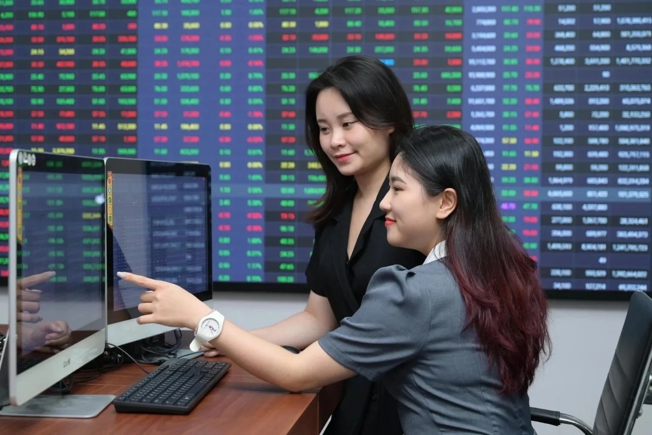 Chứng khoán Việt Nam vững trước tín hiệu từ Fed
