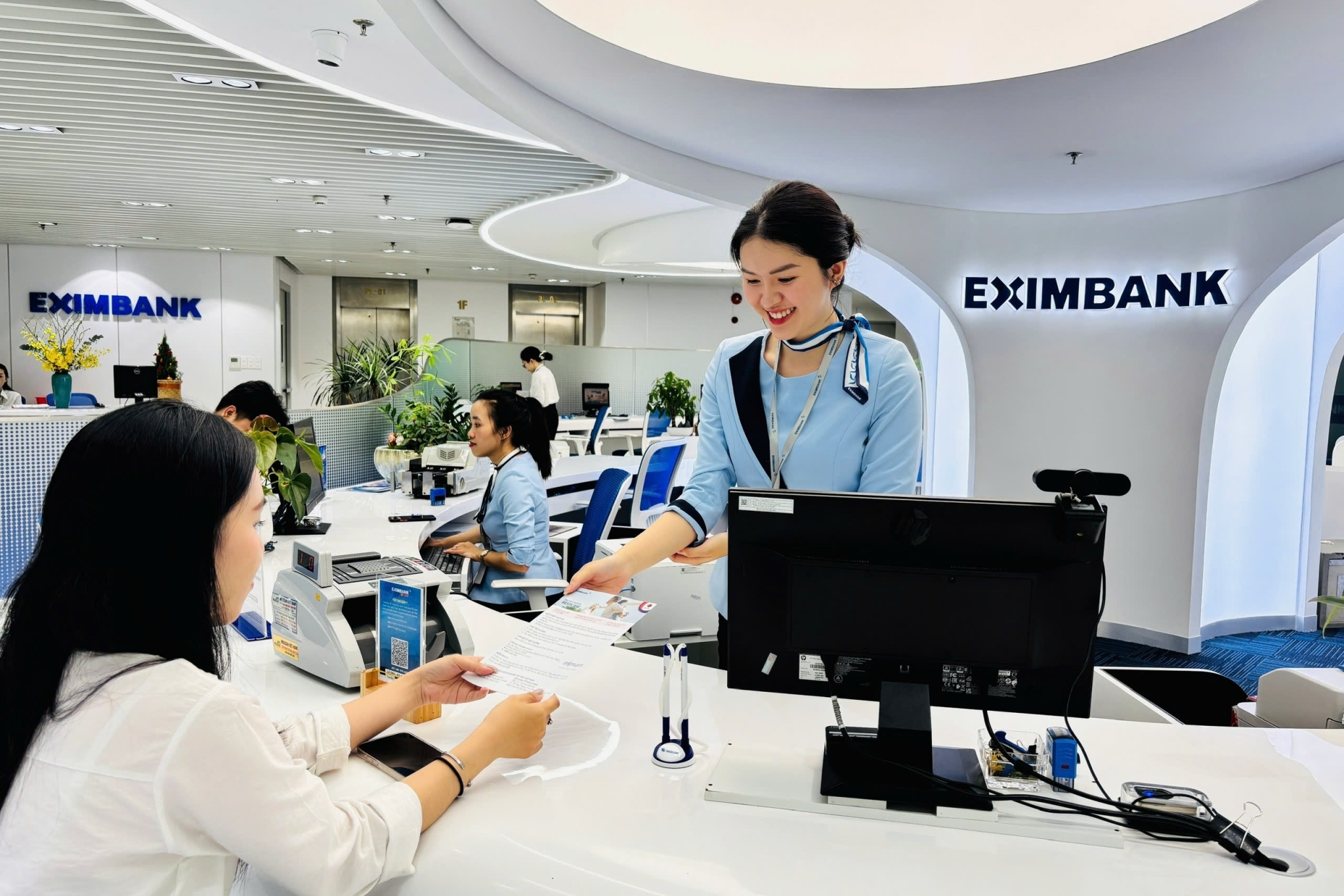 Dòng tiền tuần qua: Ngân hàng đón loạt tín hiệu mới, lợi nhuận tăng tốc