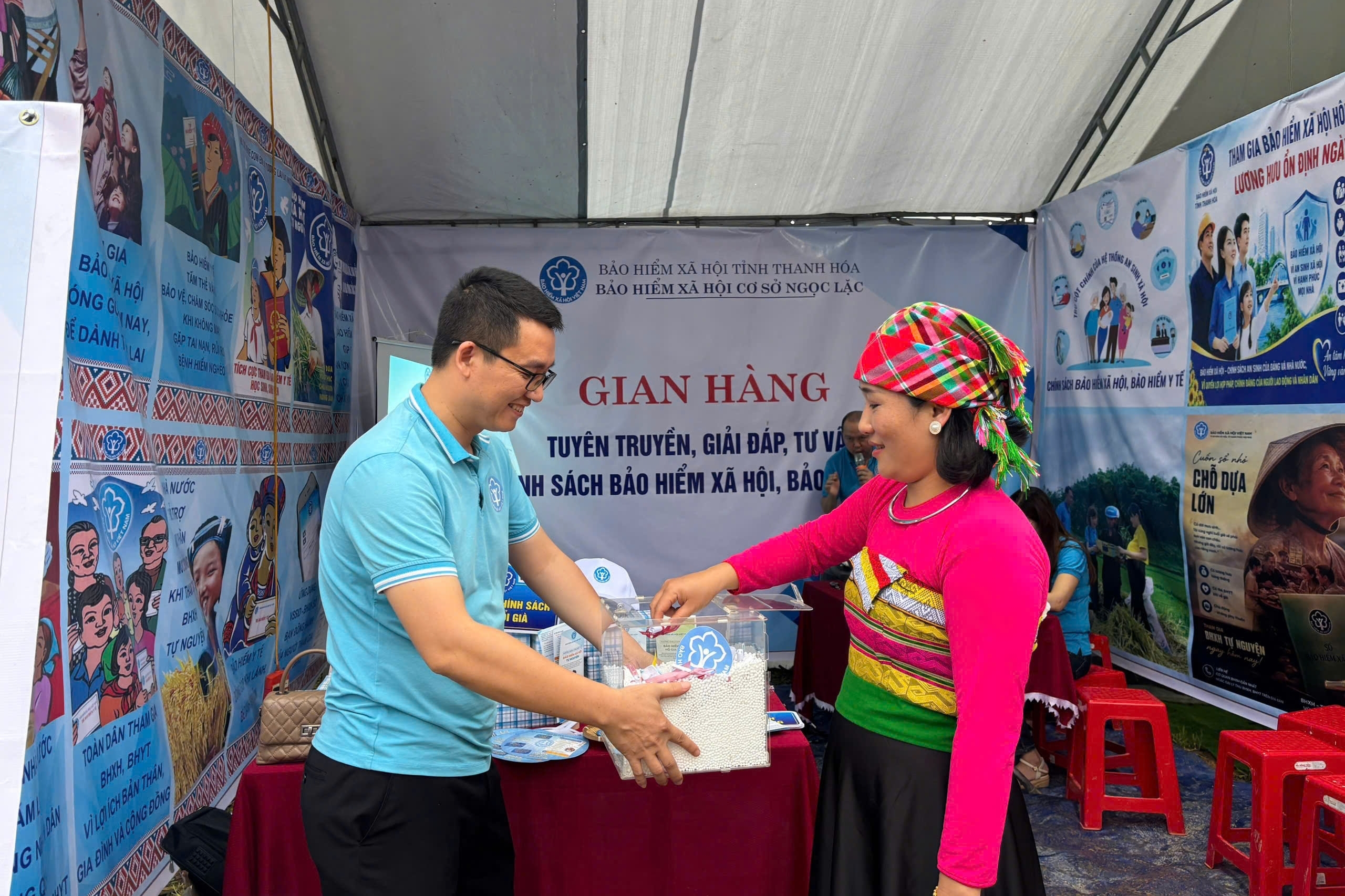 Cần có cơ chế tiếp nối hỗ trợ đóng bảo hiểm y tế với đồng bào dân tộc thiểu số