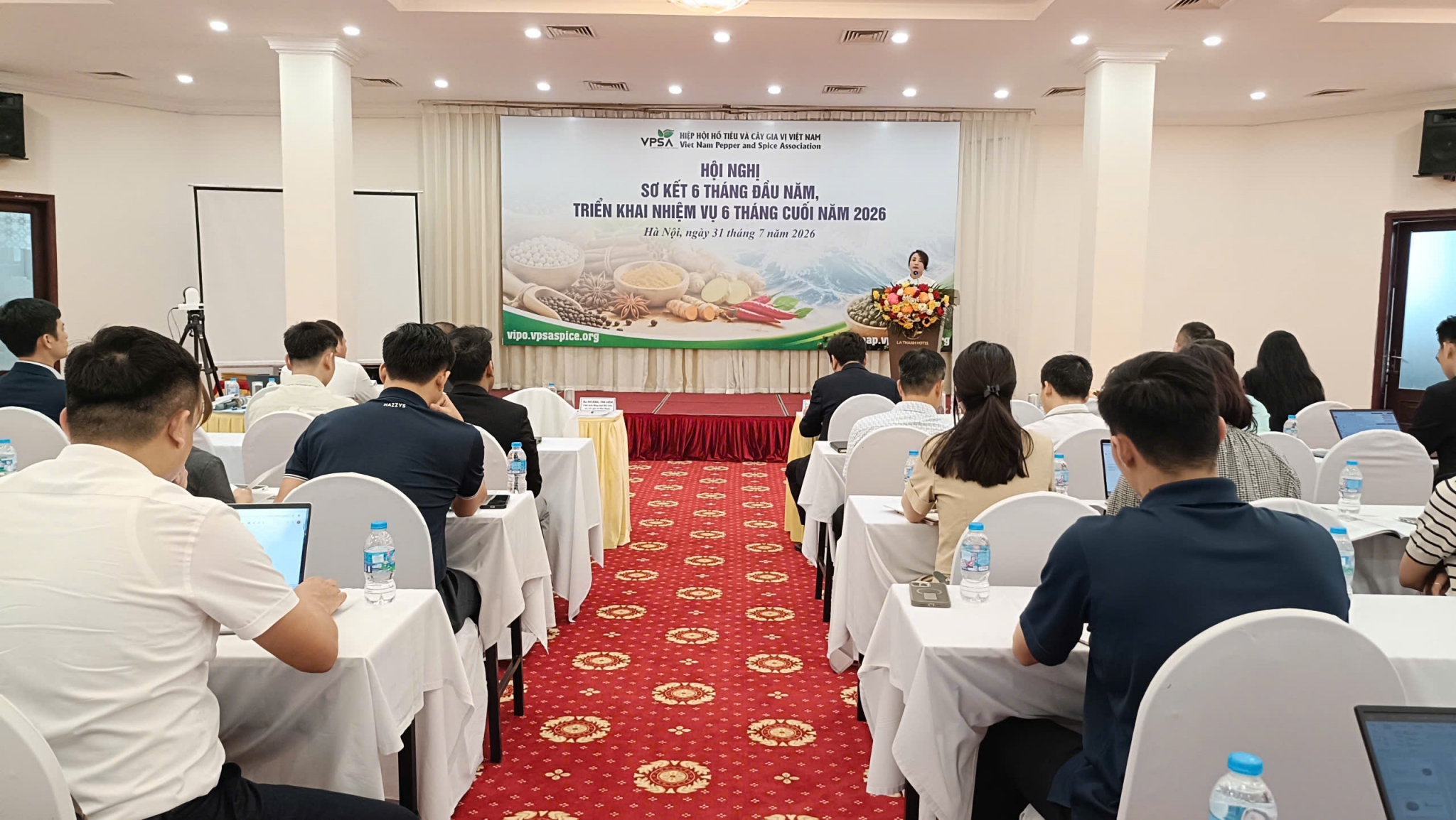 Các đại biểu tham dự và chia sẻ các tham luận tại Hội nghị. Ảnh: Trọng Nghĩa. 