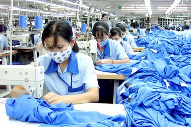 Dệt may và gỗ Việt trước sức ép từ thuế mới của Hoa Kỳ