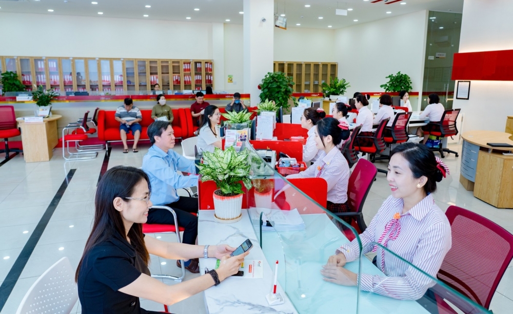 Lợi nhuận trước thuế HDBank tăng 31% nửa đầu năm 2026, đâu là những động lực chính? Lợi nhuận trước thuế HDBank tăng 31% nửa đầu năm 2026, đâu là những động lực chính?