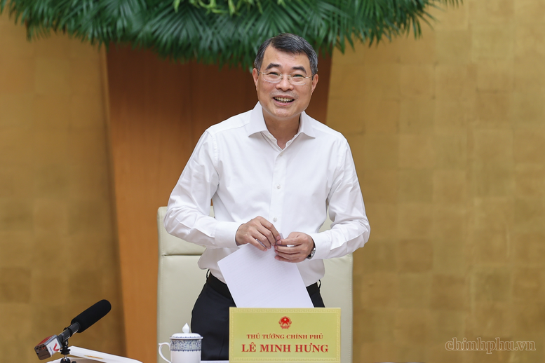 Tập trung hoàn thiện thể chế, thúc đẩy tăng trưởng, giữ vững ổn định kinh tế vĩ mô
