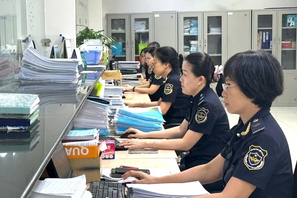 Hải quan khu vực II xử lý nhiều doanh nghiệp nợ thuế lớn