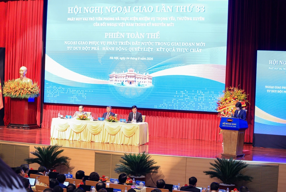 Ngoại giao kinh tế: Thu hút nguồn lực bên ngoài phục vụ tăng trưởng Ngoại giao kinh tế: Thu hút nguồn lực bên ngoài phục vụ tăng trưởng
