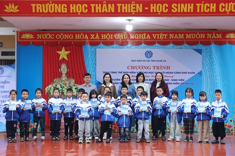 Nghệ An: Quyết tâm hoàn thành xuất sắc chỉ tiêu bảo hiểm y tế học sinh, sinh viên
