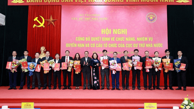 Bài 1: Tô đậm truyền thống vẻ vang, xây dựng ngành Dự trữ Nhà nước phát triển vững mạnh